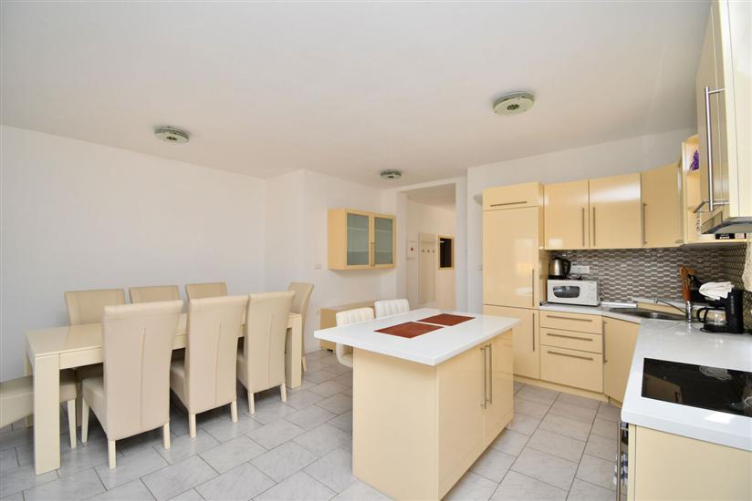 House K1, for 9 persons