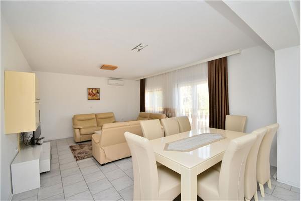 House K1, for 9 persons