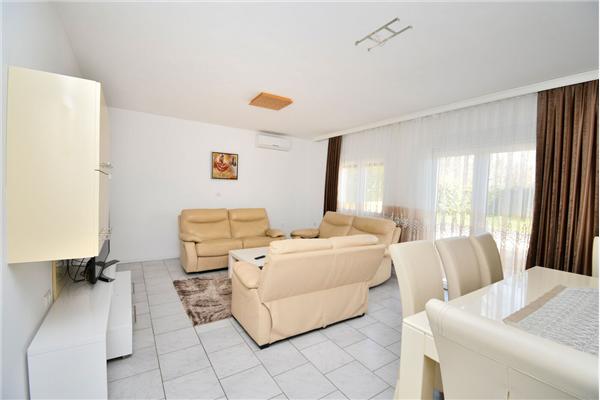 House K1, for 9 persons