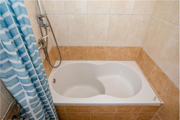 Room S1, for 3 persons