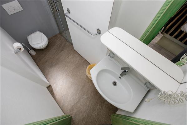 Room S2, for 3 persons