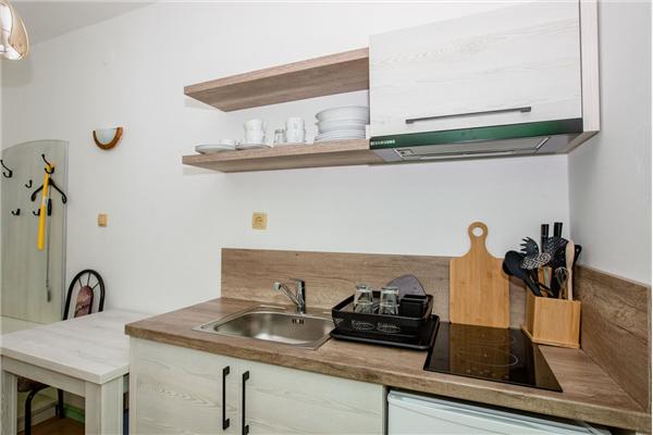 Room S3, for 3 persons