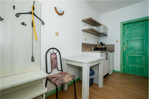 Room S3, for 3 persons