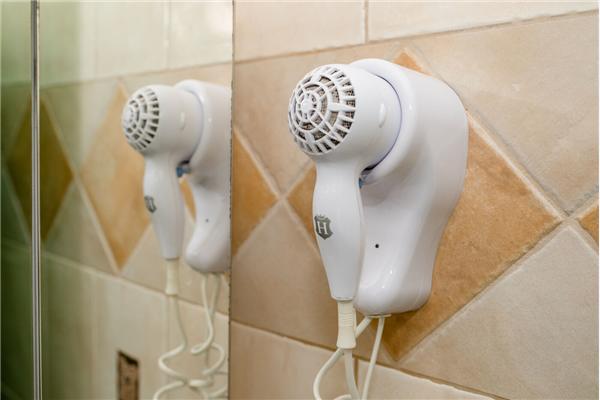 Room S3, for 3 persons