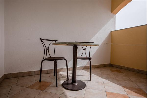 Room S3, for 3 persons