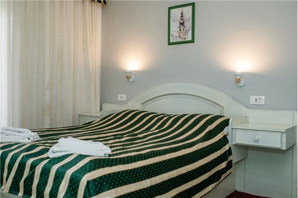 Room S4, for 4 persons