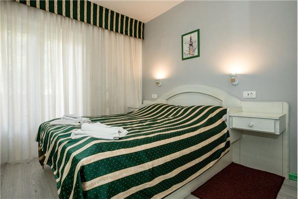 Room S4, for 4 persons