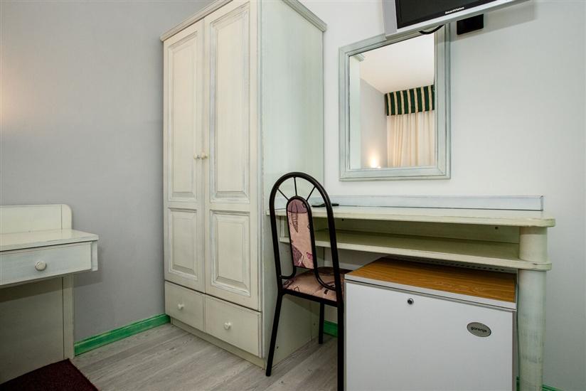 Room S4, for 4 persons