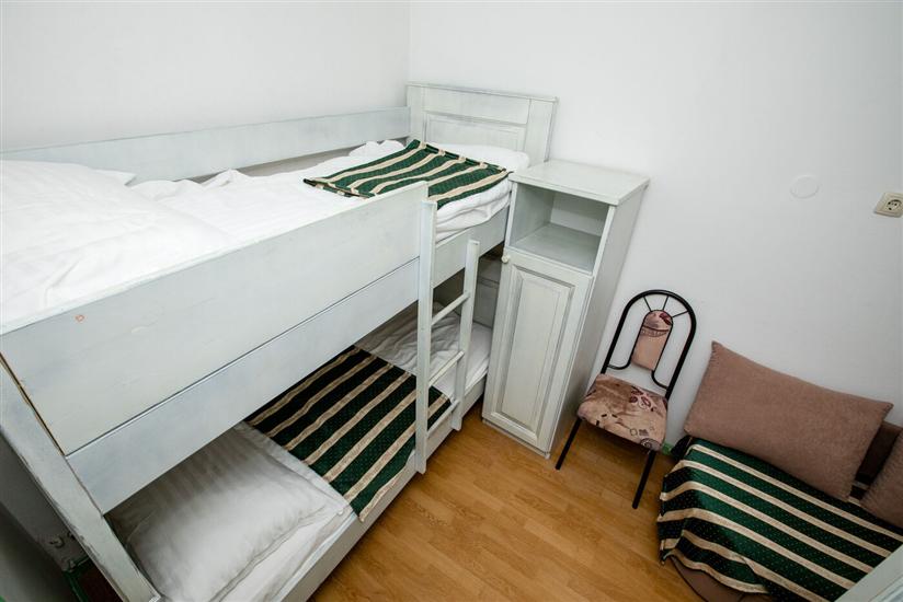 Room S4, for 4 persons