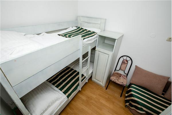 Room S4, for 4 persons