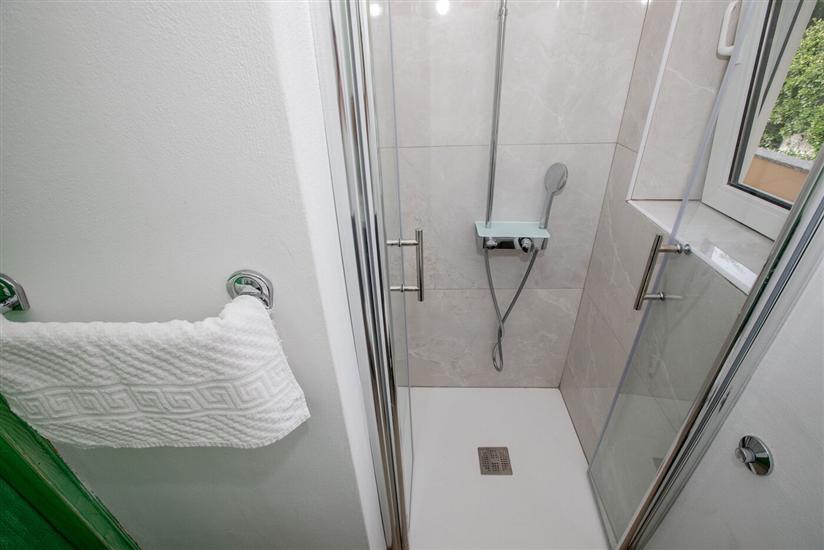 Room S4, for 4 persons