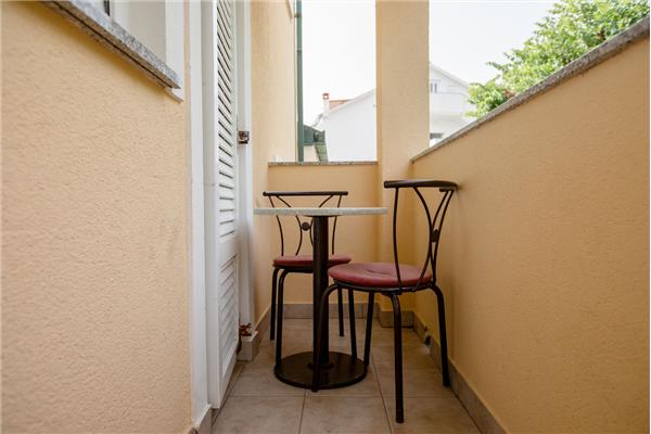 Room S4, for 4 persons