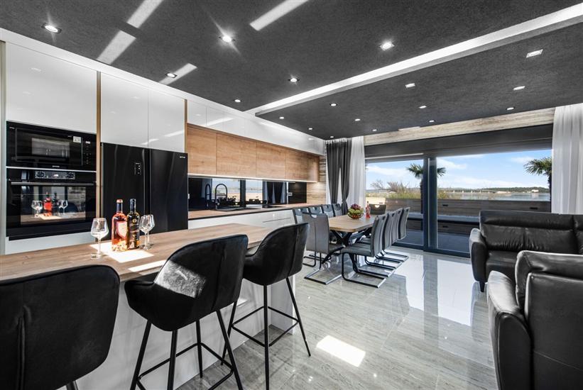 House K1, for 10 persons