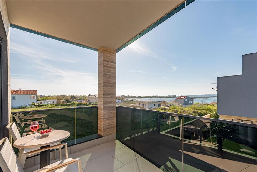 House K1, for 10 persons