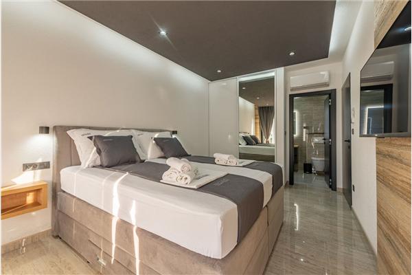 House K1, for 10 persons