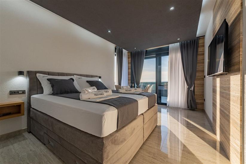 House K1, for 10 persons