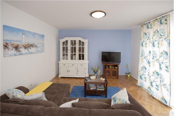 Apartment A1, for 6 persons