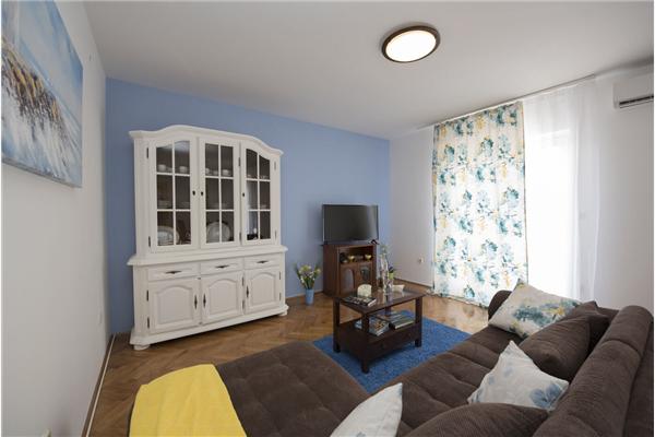 Apartment A1, for 6 persons