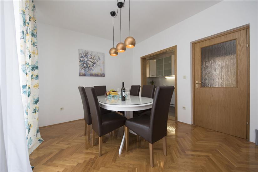 Apartment A1, for 6 persons