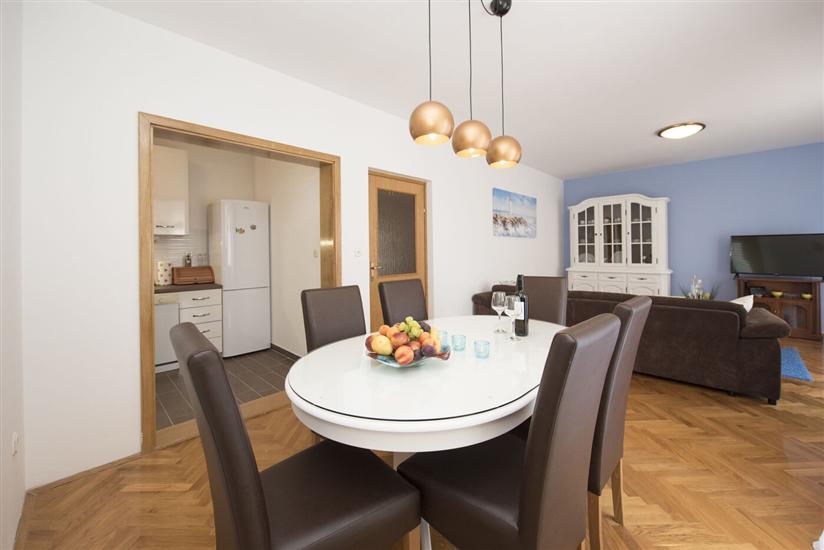 Apartment A1, for 6 persons