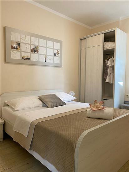 Apartment A2, for 6 persons