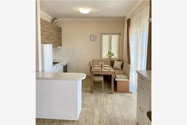 Apartment A2, for 6 persons