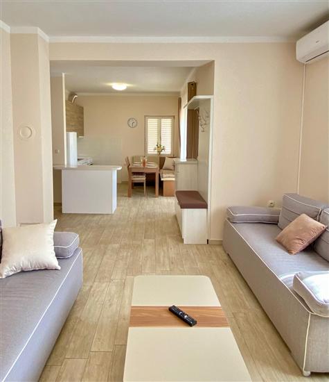 Apartment A2, for 6 persons