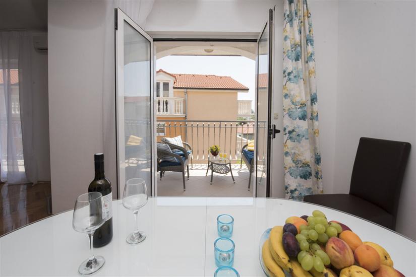 Apartment A1, for 6 persons