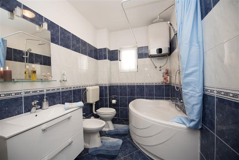 Apartment A1, for 6 persons