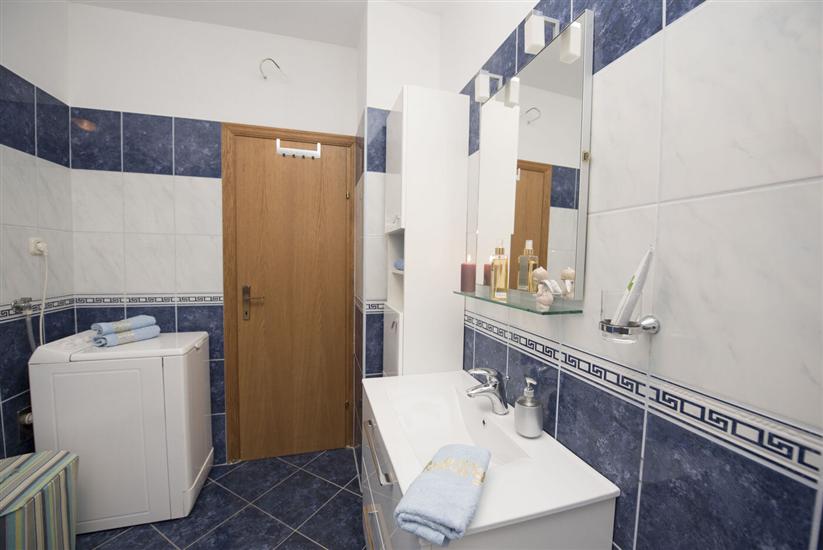 Apartment A1, for 6 persons