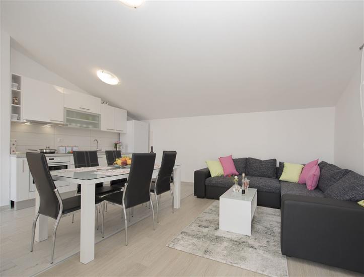 Apartment A2, for 5 persons