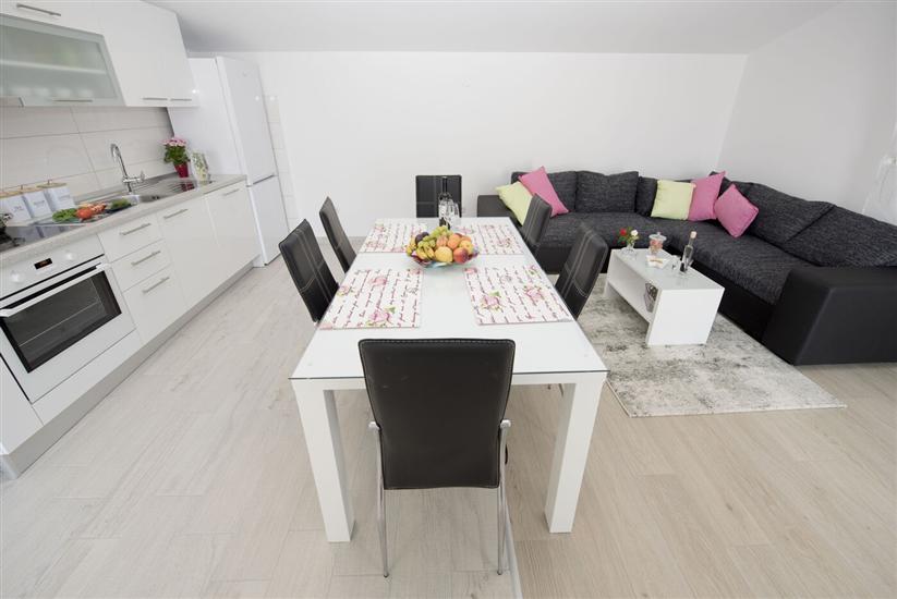 Apartment A2, for 5 persons