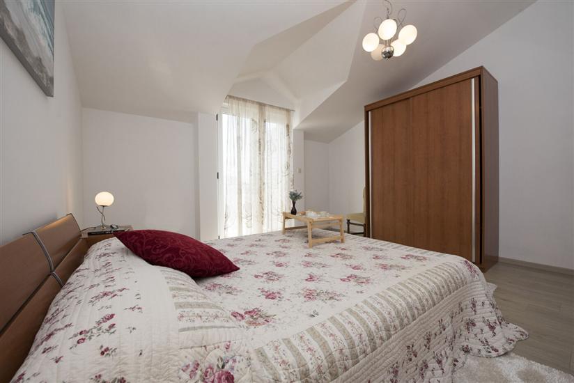 Apartment A2, for 5 persons