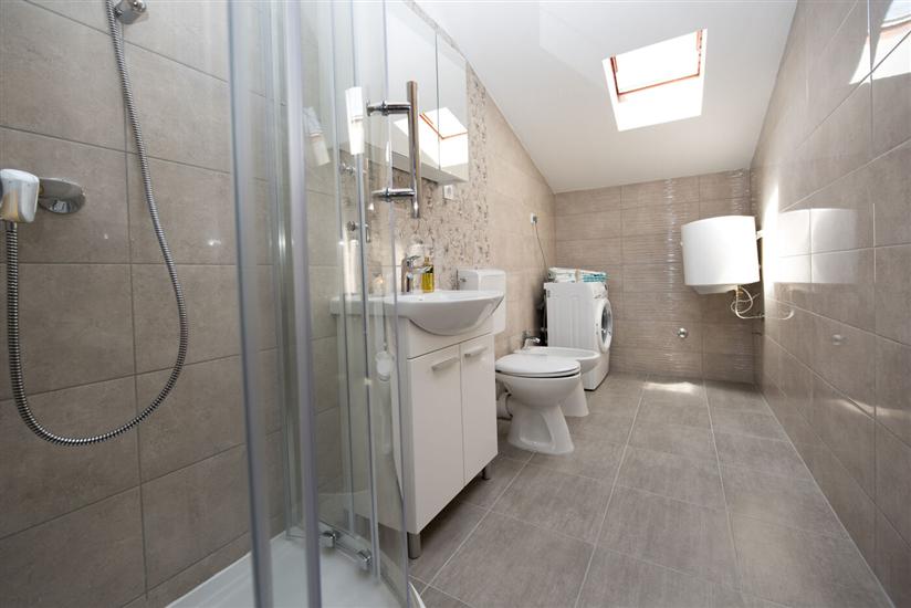 Apartment A2, for 5 persons