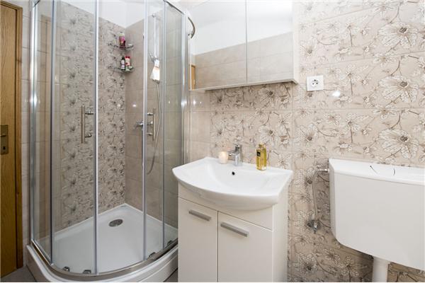 Apartment A2, for 5 persons