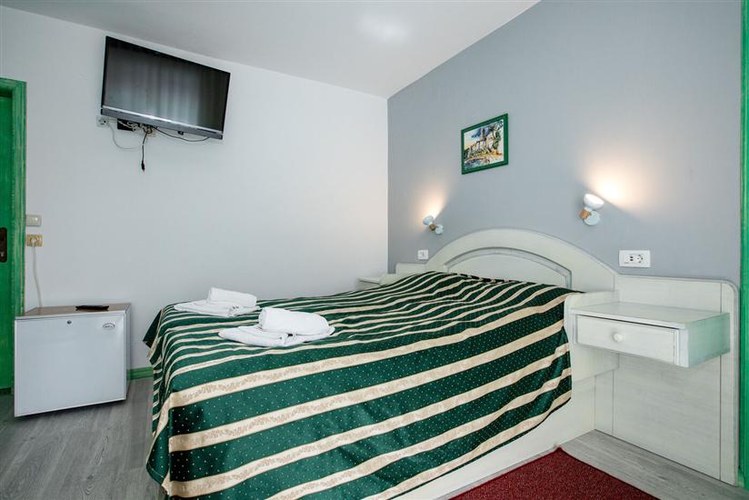 Room S6, for 4 persons