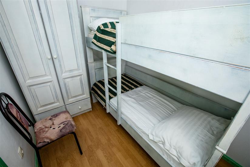 Room S6, for 4 persons