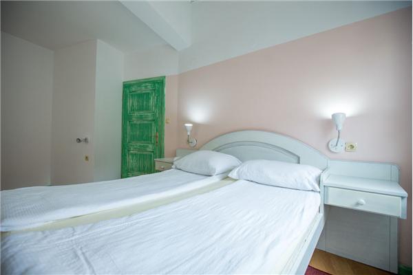 Room S7, for 4 persons