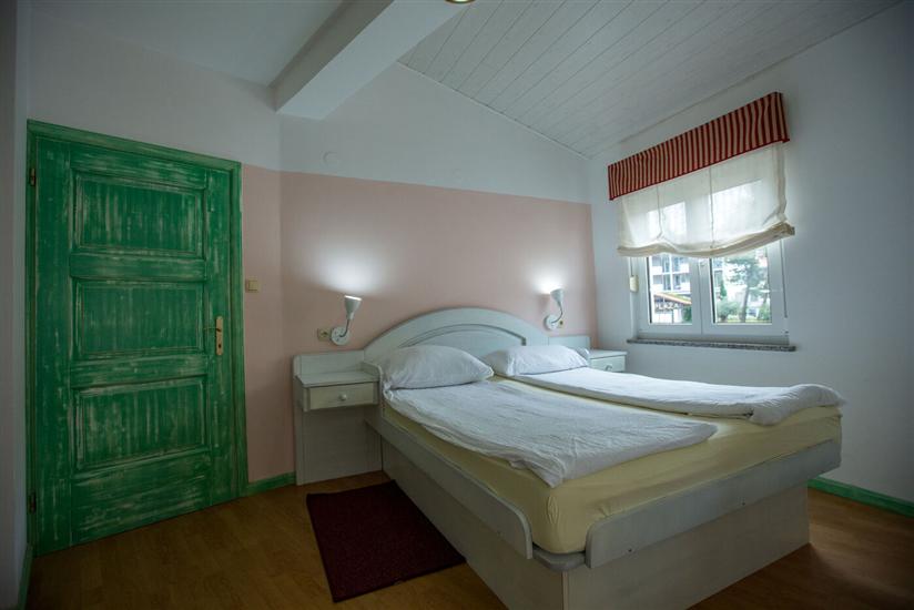 Room S7, for 4 persons