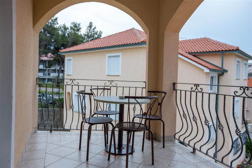 Room S7, for 4 persons