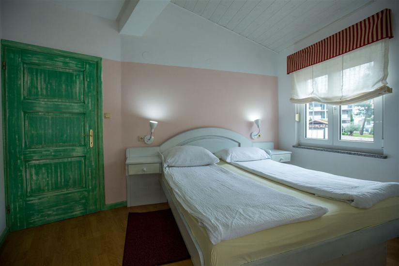 Room S7, for 4 persons