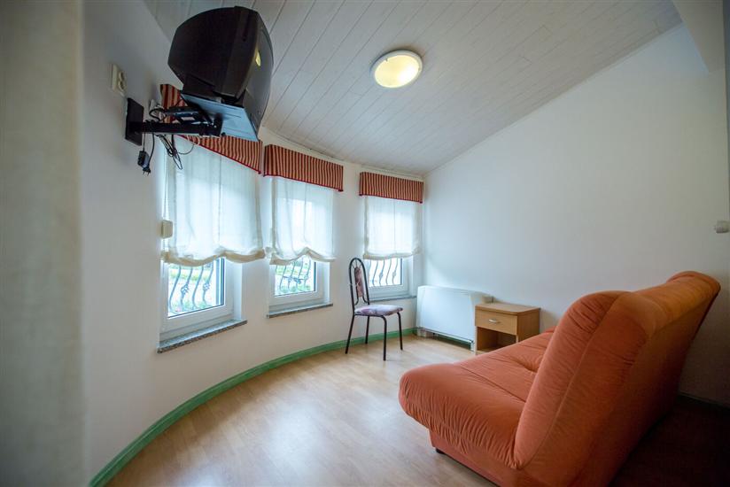 Room S8, for 4 persons