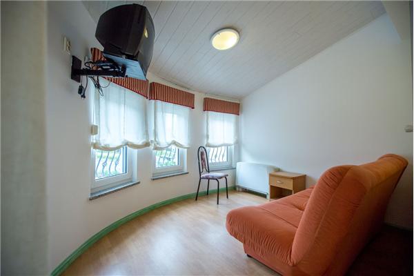 Room S8, for 4 persons