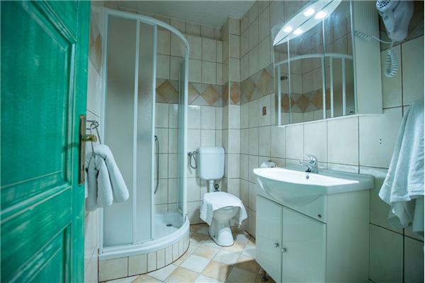 Room S8, for 4 persons