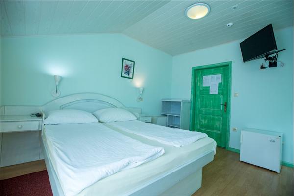 Room S10, for 2 persons