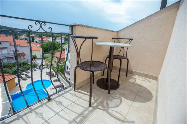 Room S10, for 2 persons