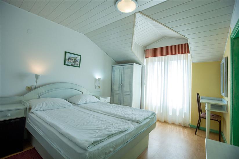 Room S11, for 2 persons