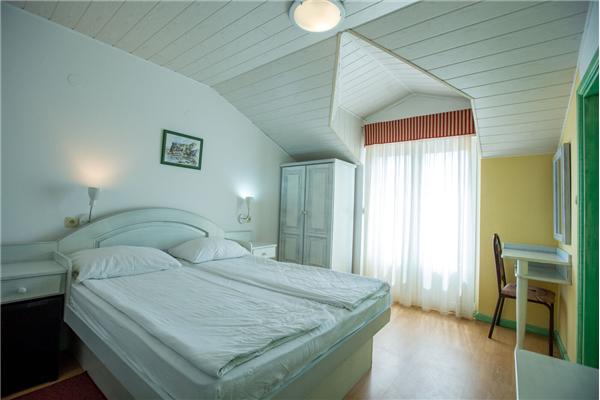 Room S11, for 2 persons