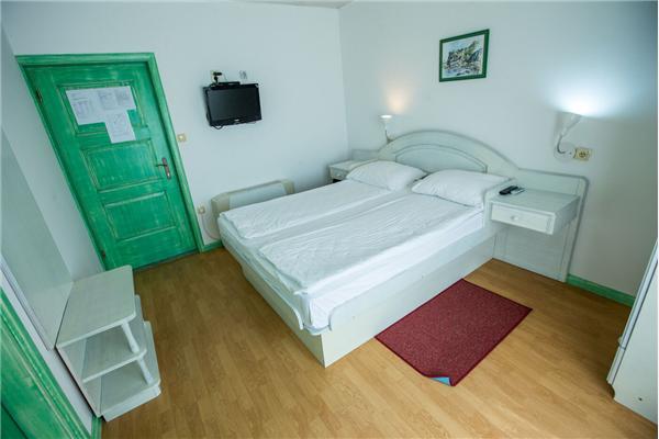 Room S11, for 2 persons