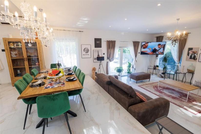 House K1, for 8 persons